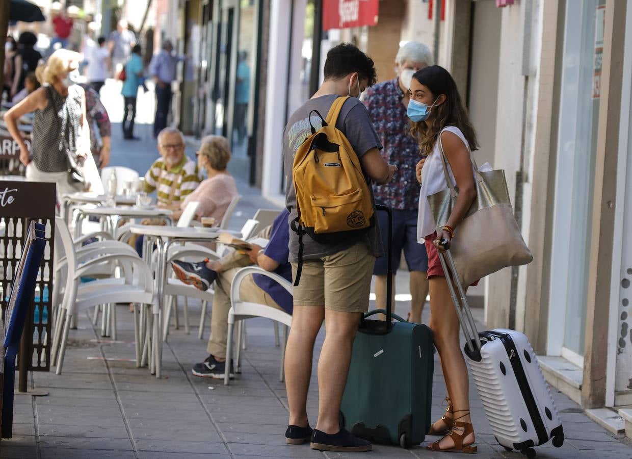 En imágenes, el calor marca la llegada de la «nueva normalidad» en Sevilla