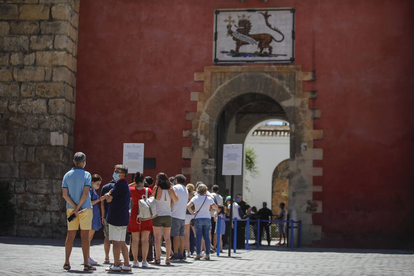 En imágenes, el calor marca la llegada de la «nueva normalidad» en Sevilla