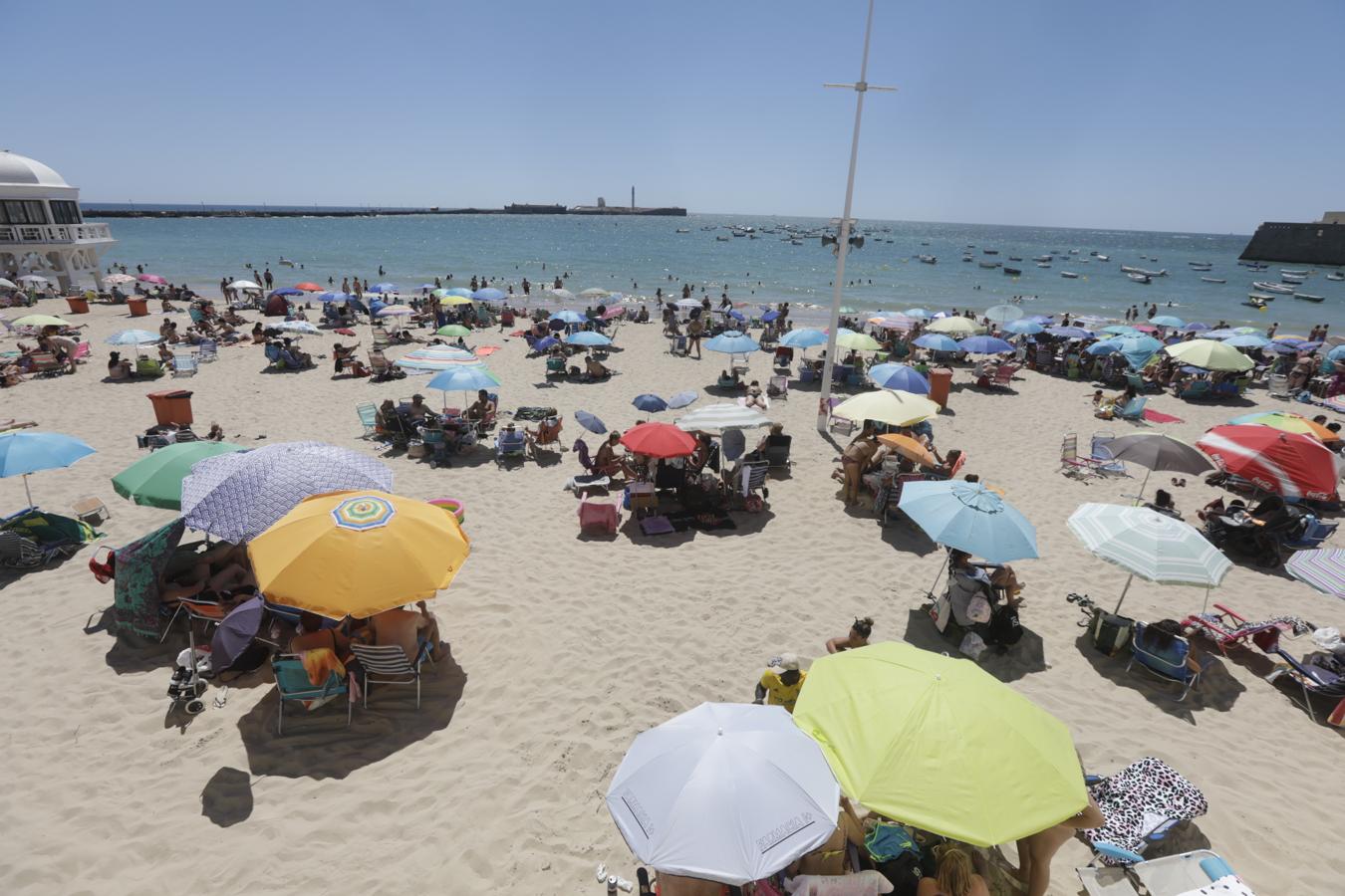 FOTOS: Cádiz presume de playas en el primer día de la &#039;nueva normalidad&#039;