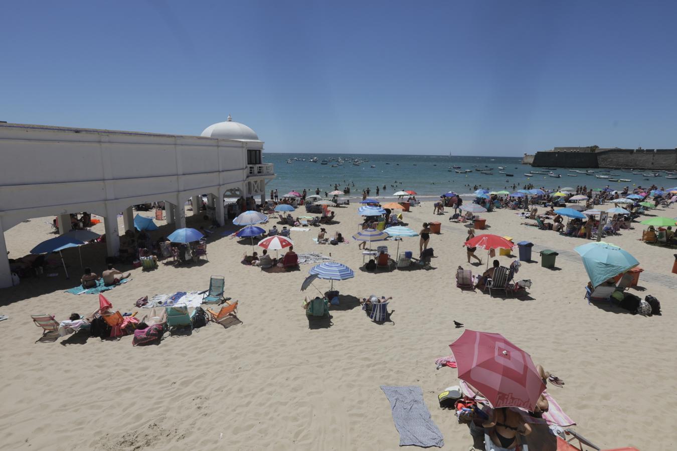 FOTOS: Cádiz presume de playas en el primer día de la &#039;nueva normalidad&#039;