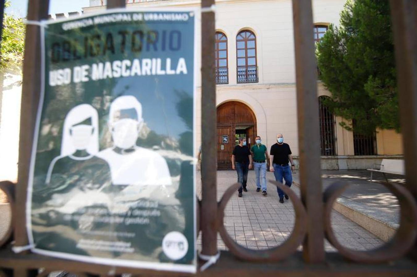 La vuelta de los trabajadores municipales al Ayuntamiento de Córdoba, en imágenes