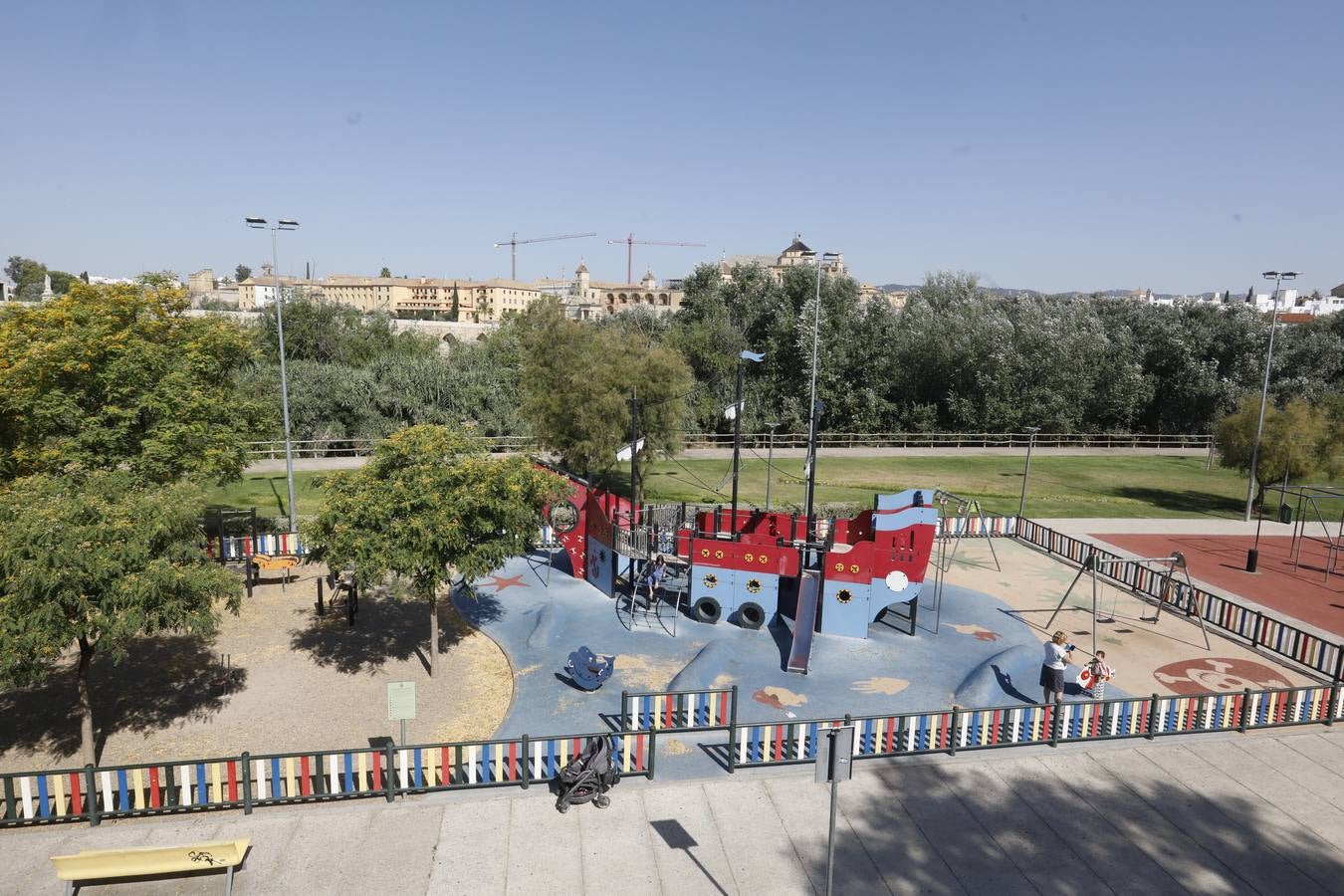 La reapertura de los parques infantiles y la Ciudad de los Niños de Córdoba, en imágenes