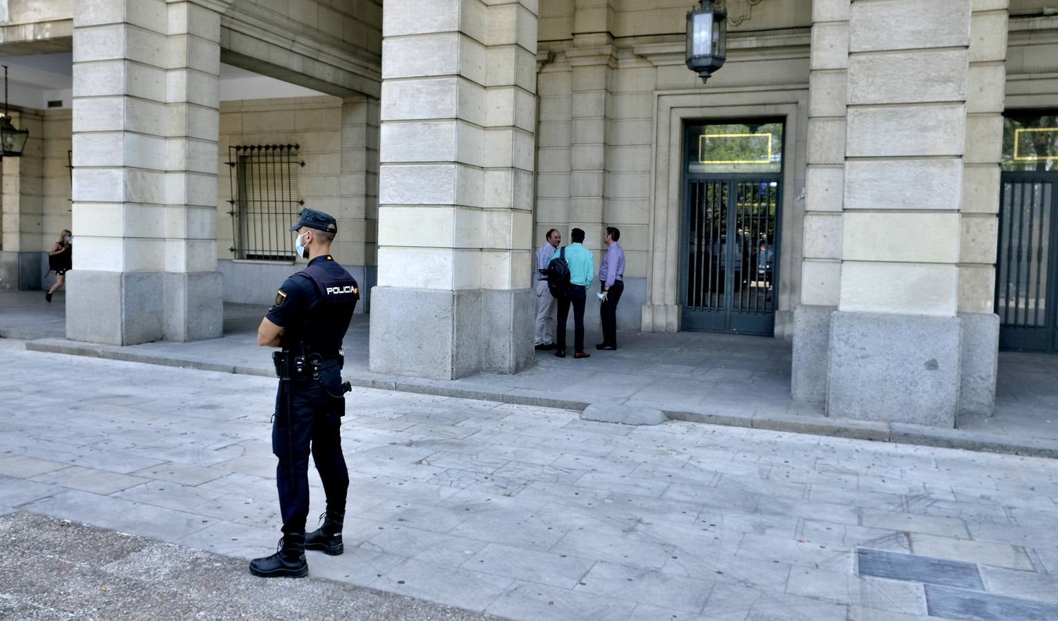 Fuerte dispositivo policial en el comienzo del juicio contra el «Pollino» por el crimen de Dos Hermanas