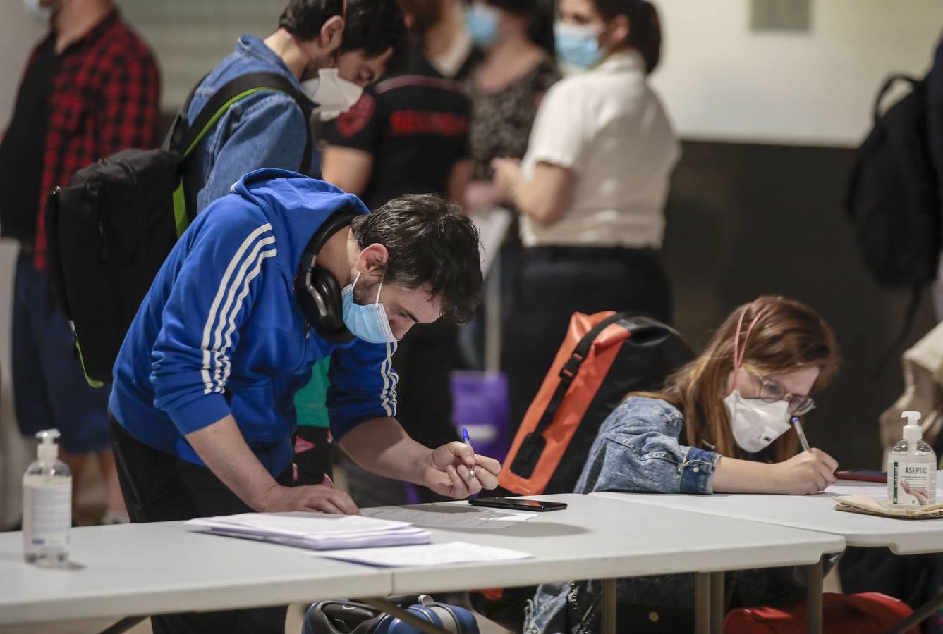 El aeropuerto de Sevilla regresa poco a poco a la normalidad con más actividad