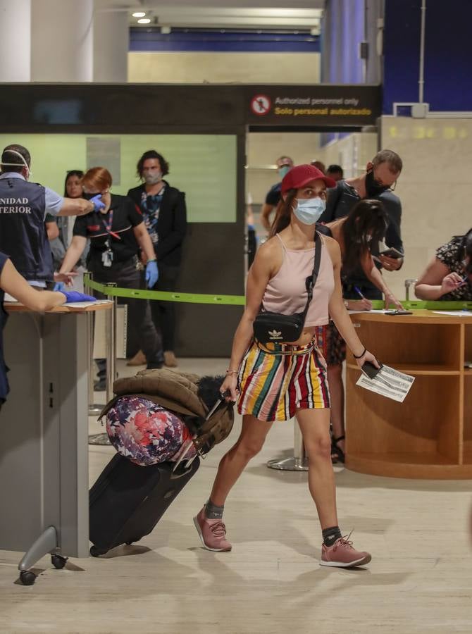 El aeropuerto de Sevilla regresa poco a poco a la normalidad con más actividad