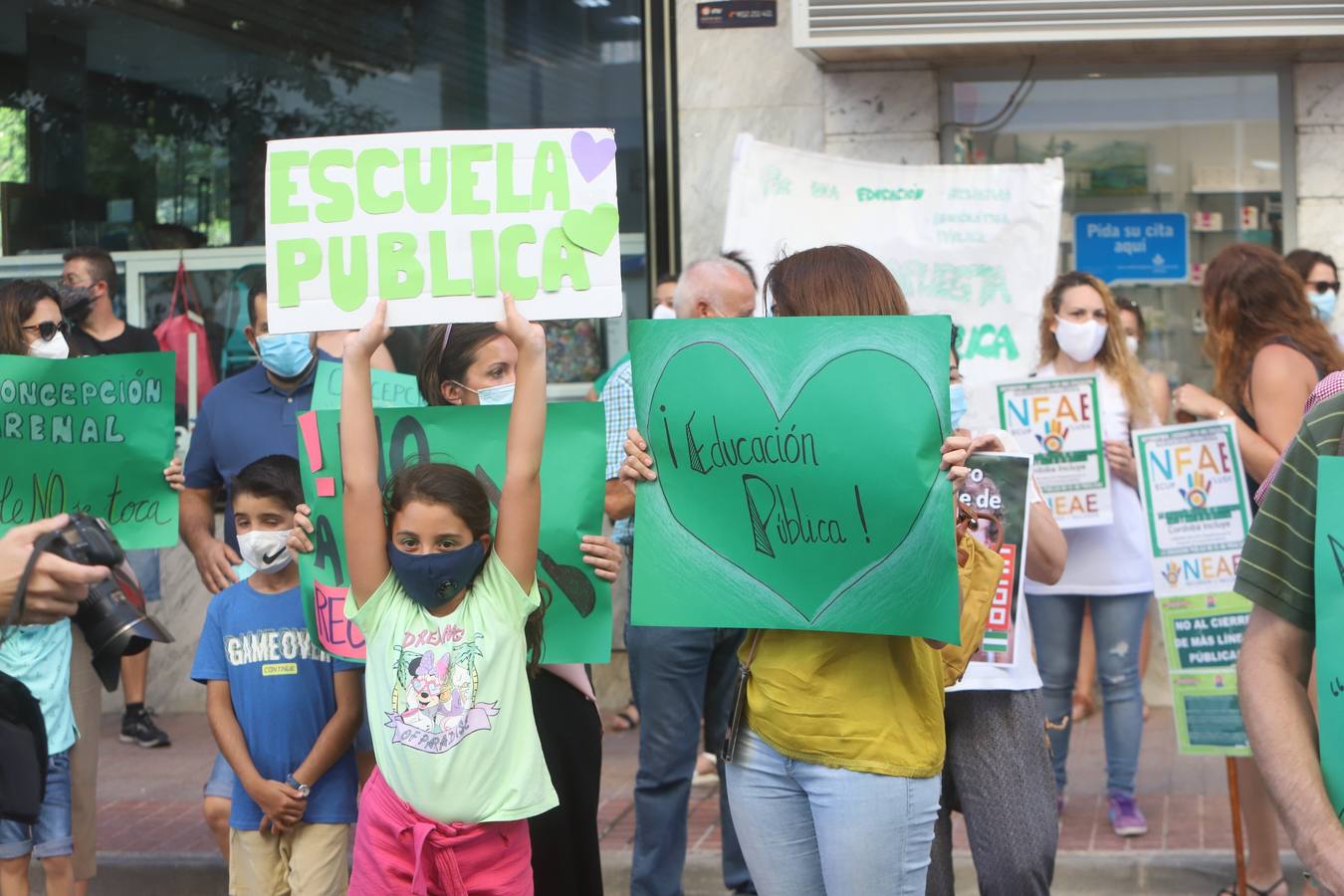 La protesta de padres y alumnos en Córdoba contra el recorte de unidades educativas