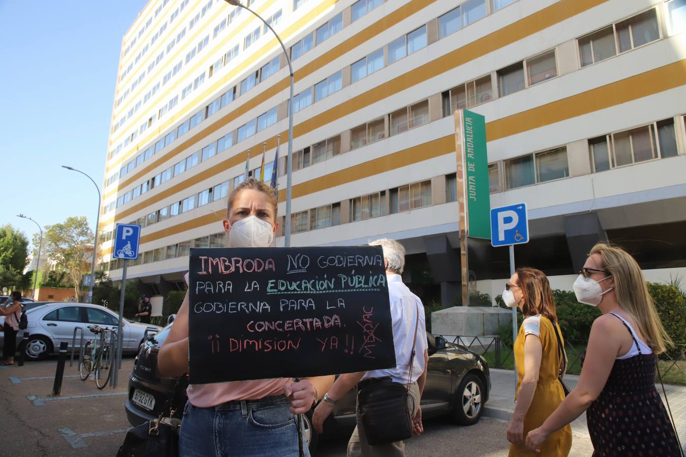 La protesta de padres y alumnos en Córdoba contra el recorte de unidades educativas