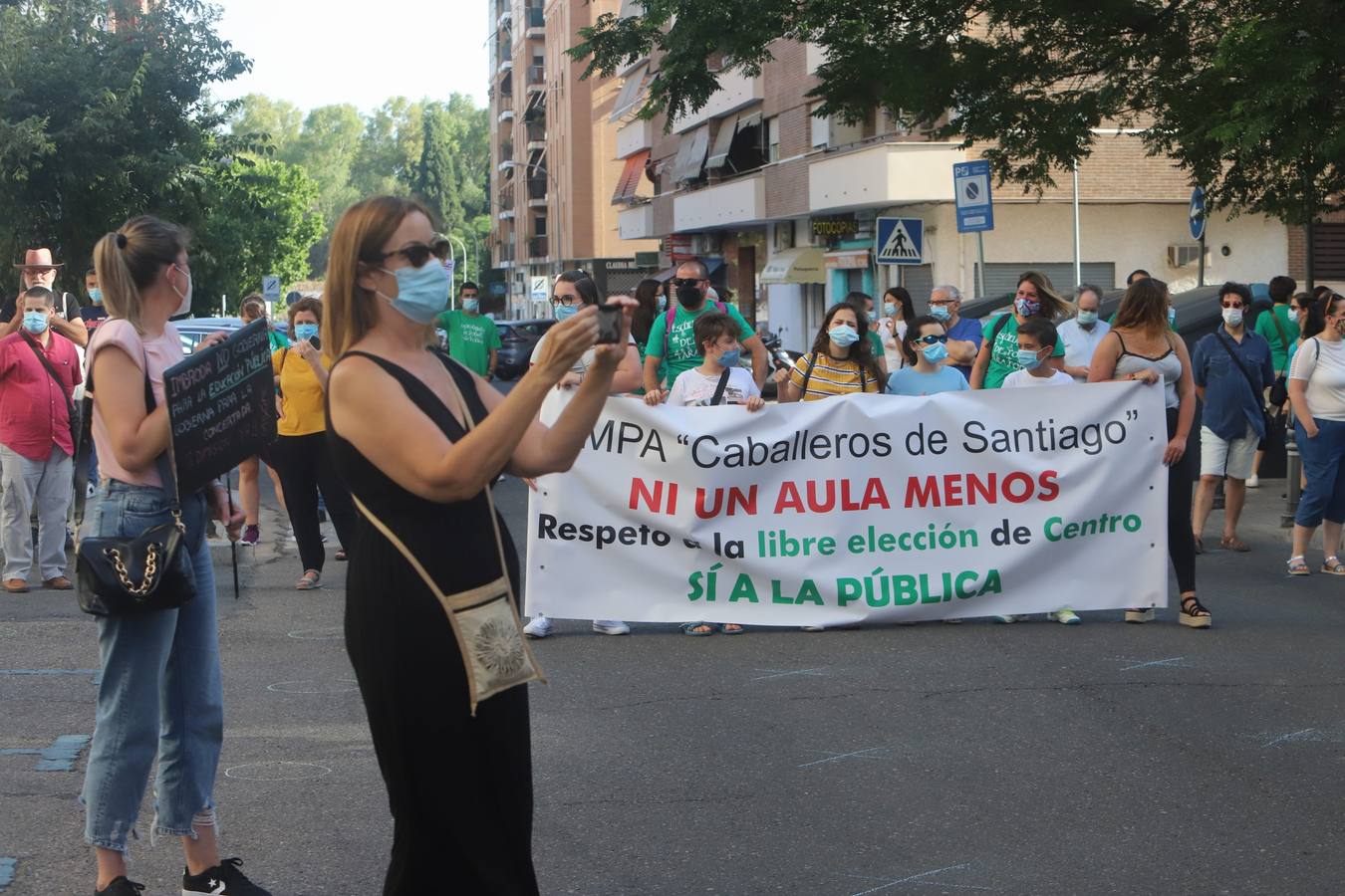 La protesta de padres y alumnos en Córdoba contra el recorte de unidades educativas