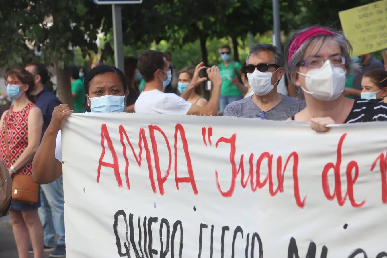 La protesta de padres y alumnos en Córdoba contra el recorte de unidades educativas