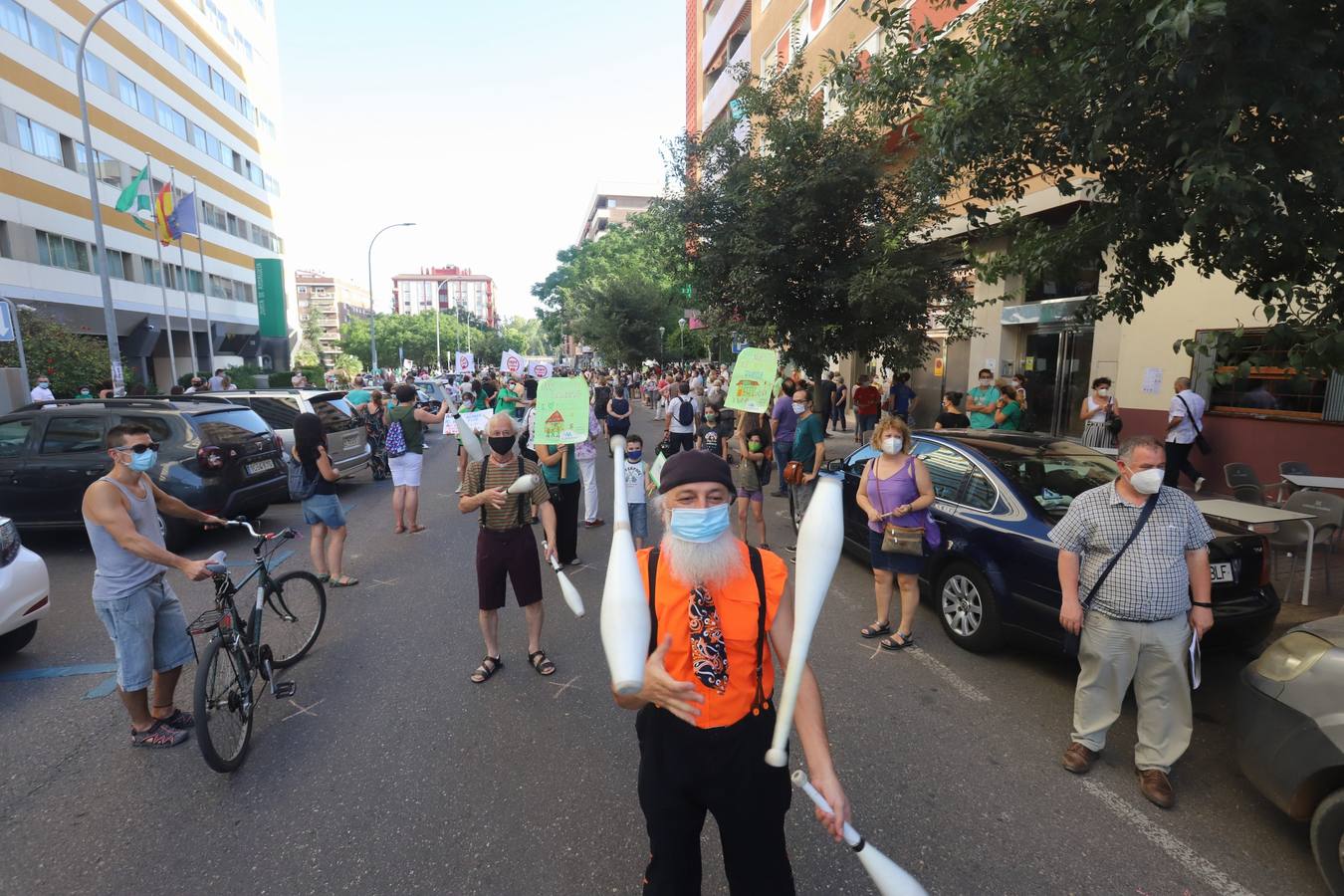 La protesta de padres y alumnos en Córdoba contra el recorte de unidades educativas