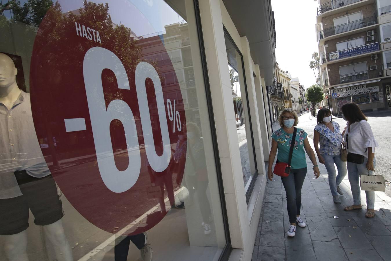 En imágenes: comienzan las rebajas en Sevilla