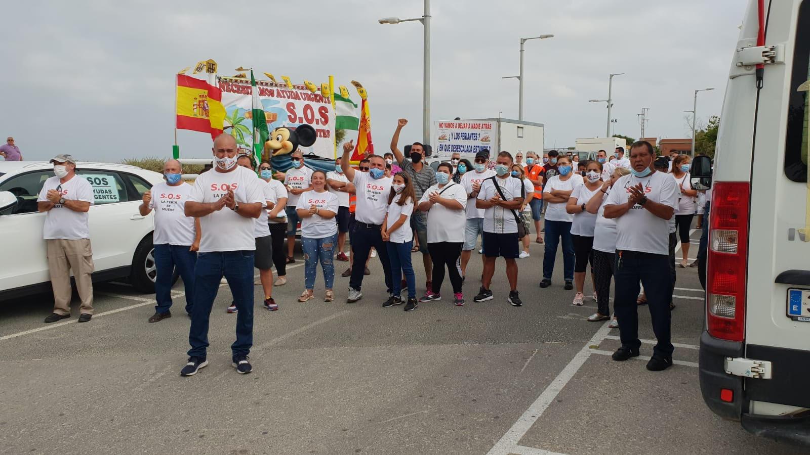 Los feriantes toman las carreteras de Cádiz para denunciar la «situación crítica» del sector
