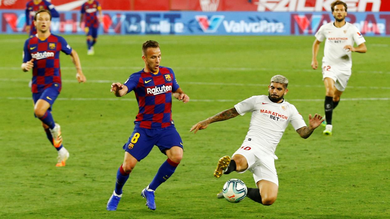 Arthur durante el partido en el Sánchez Pizjuán ante el Sevilla