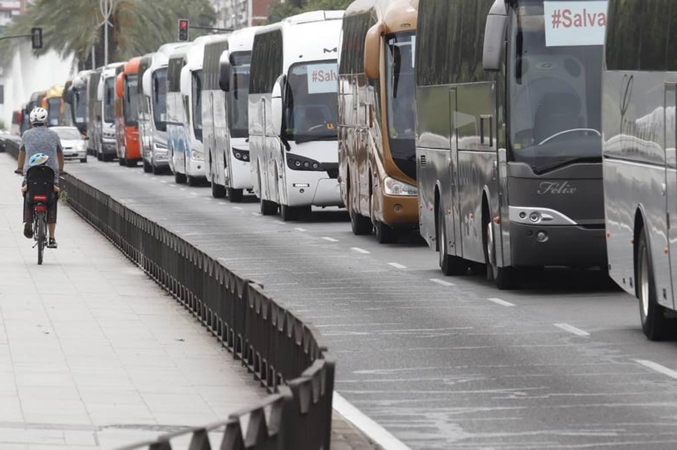 La protesta #Salvarelautocar de Córdoba en imágenes