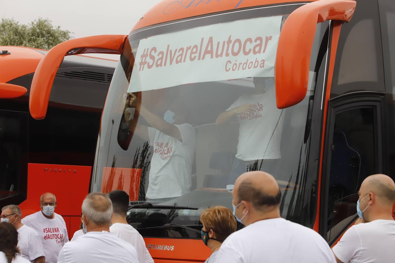 La protesta #Salvarelautocar de Córdoba en imágenes