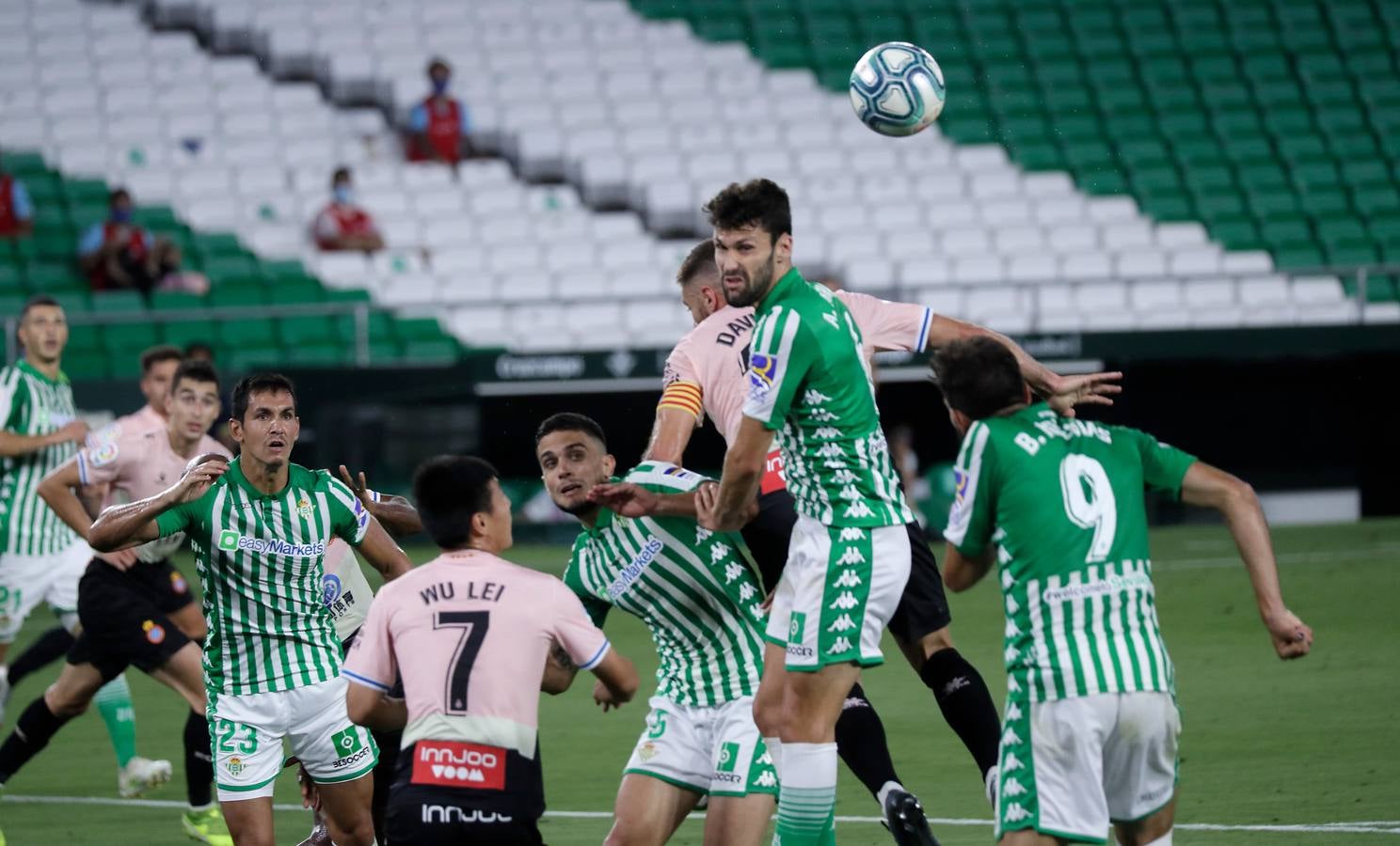 En imágenes, el Betis-Espanyol en el Villamarín