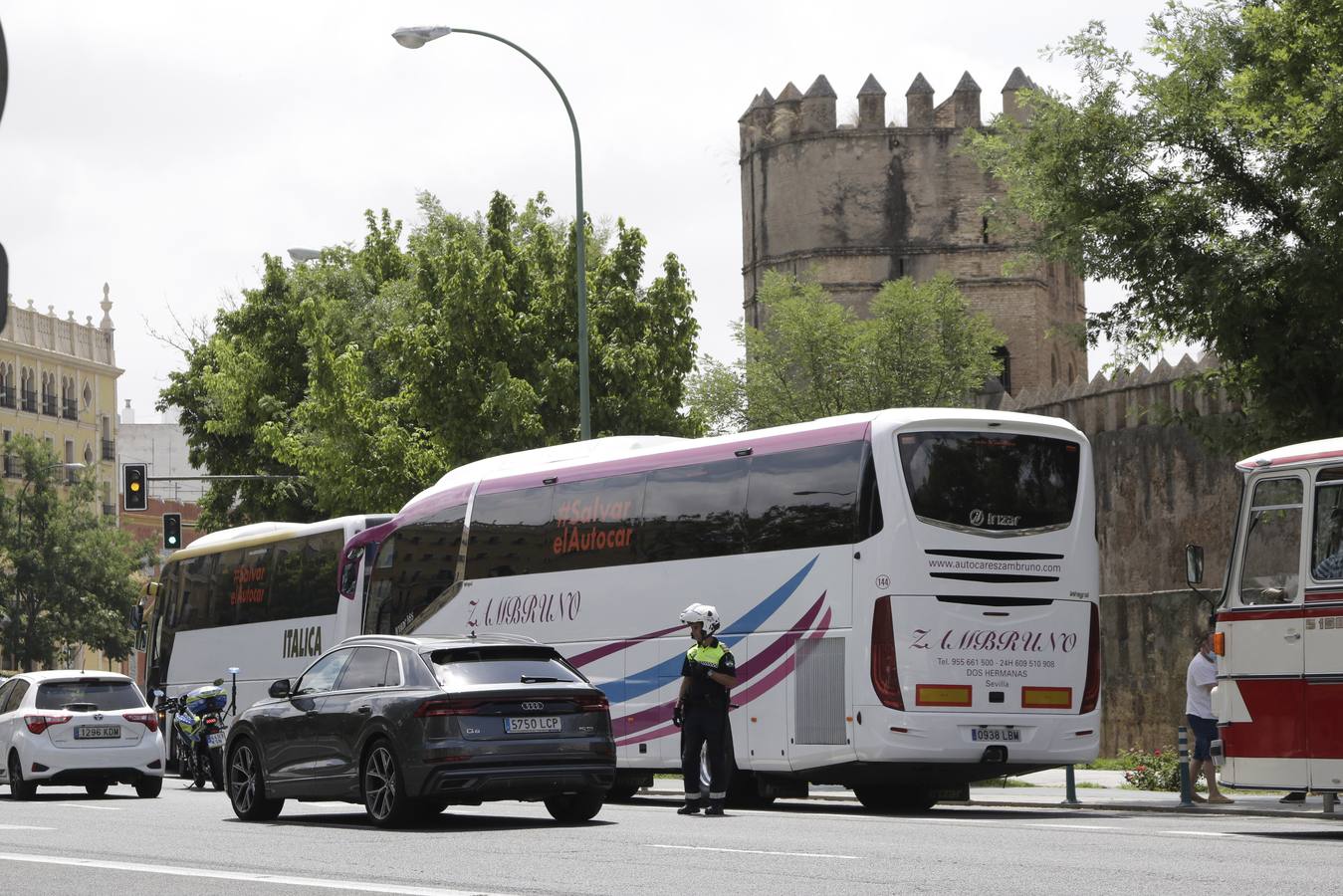 Nueva protesta del sector del autocar en Sevilla