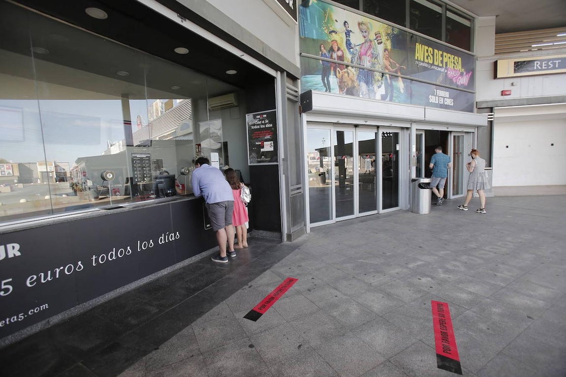 En imágenes, la reapertura de las salas de cine en Córdoba