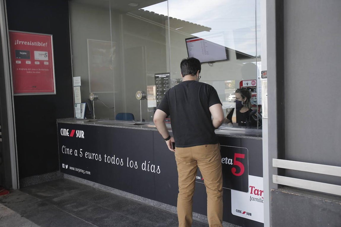 En imágenes, la reapertura de las salas de cine en Córdoba