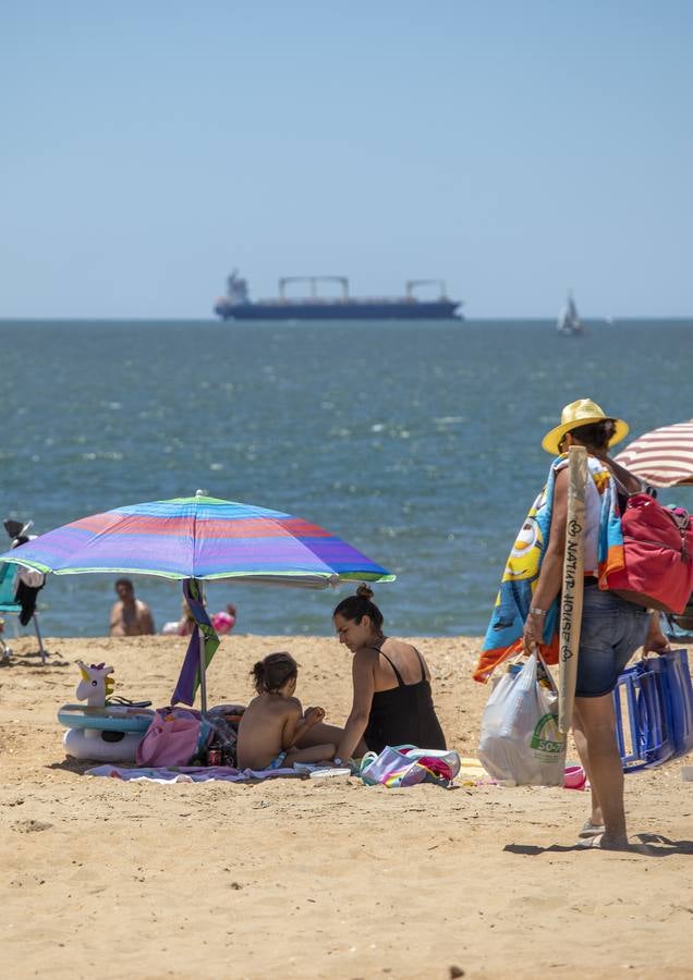 Estampas veraniegas en la playa de Mazagón