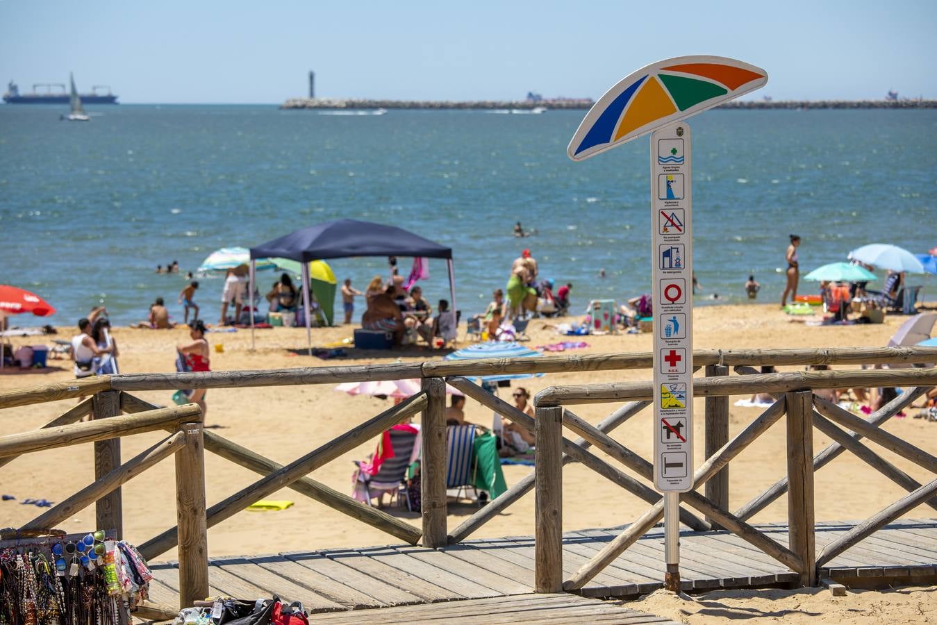 Estampas veraniegas en la playa de Mazagón