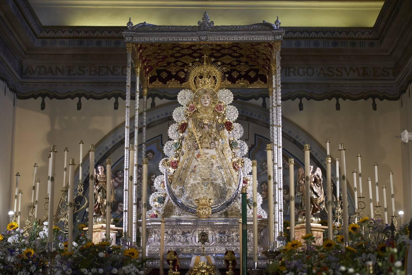 La Virgen del Rocío amanece en su paso para presidir la Función Principal en honor al Patrón, San Pedro