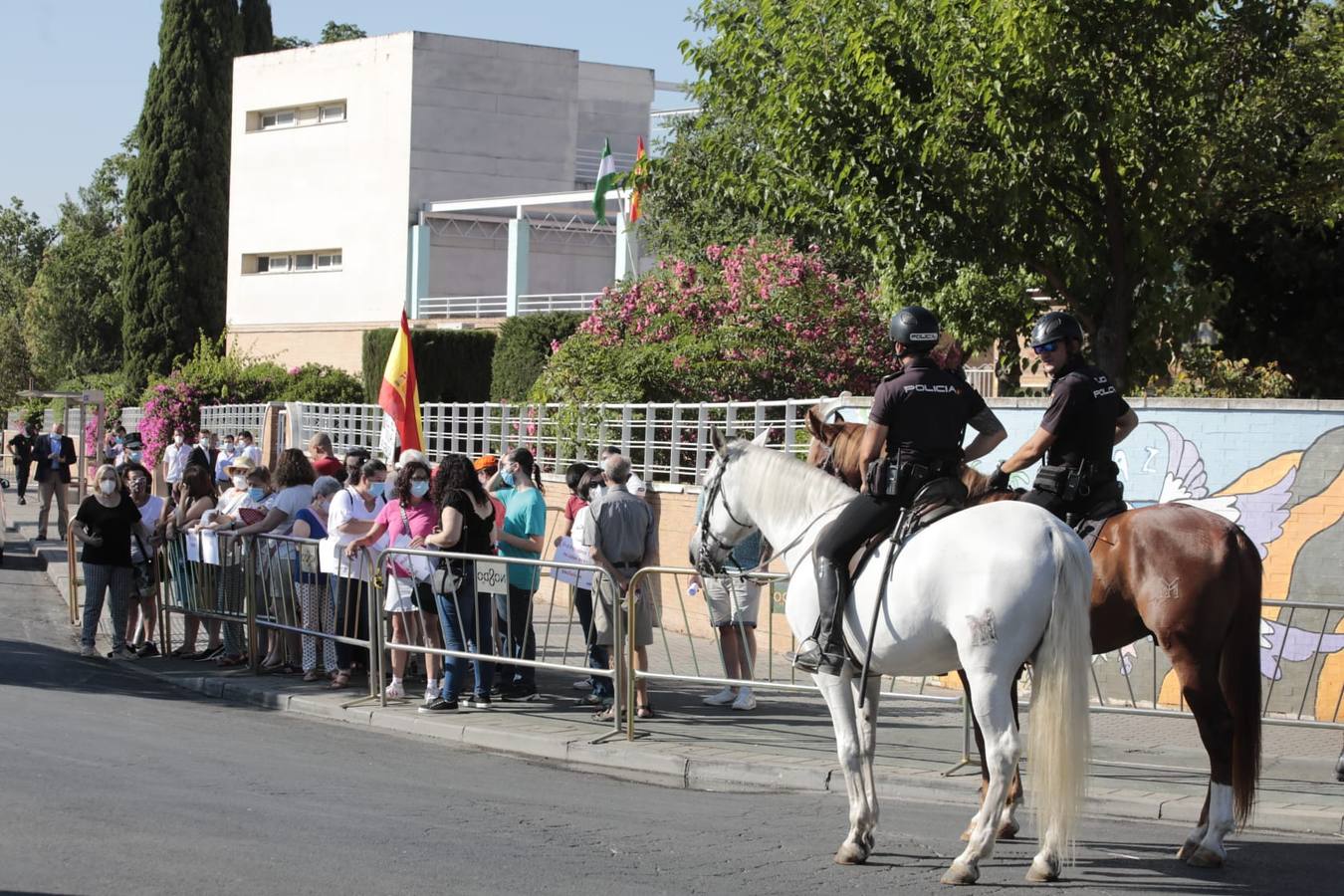 La visita de los Reyes de España al Polígono Sur de Sevilla, en imágenes