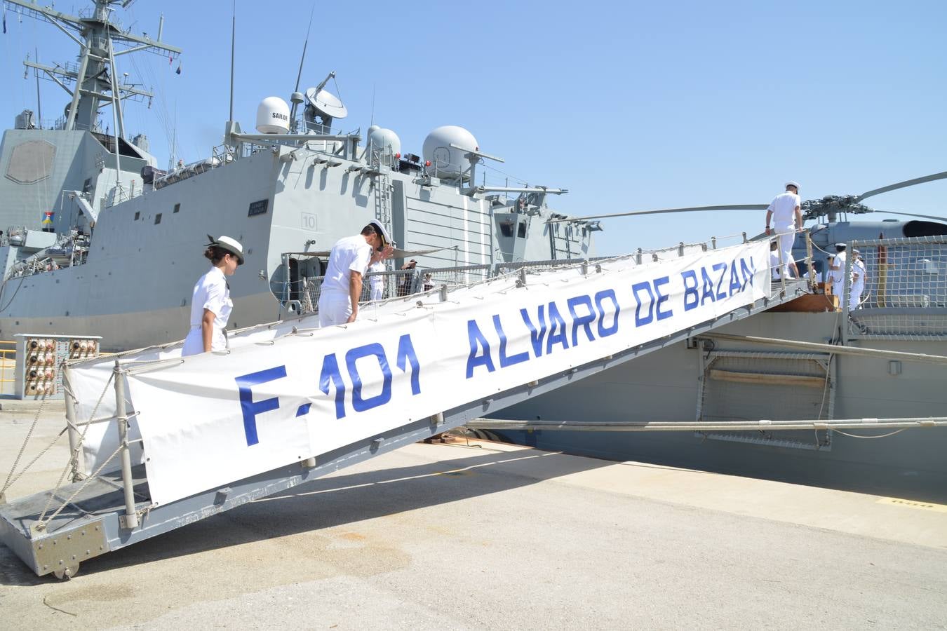 FOTOS: Aguirre Aldereguía asume el mando de la Agrupación Permanente de la OTAN