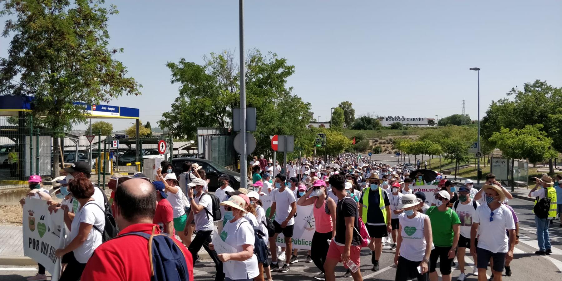 FOTOS: De Trebujena a Jerez a pie por una sanidad pública digna