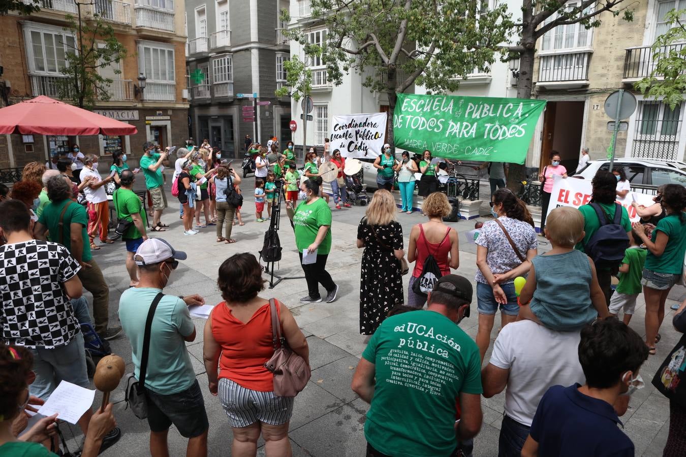 Fotos: las protestas de la escuela pública continúan en las calles de Cádiz