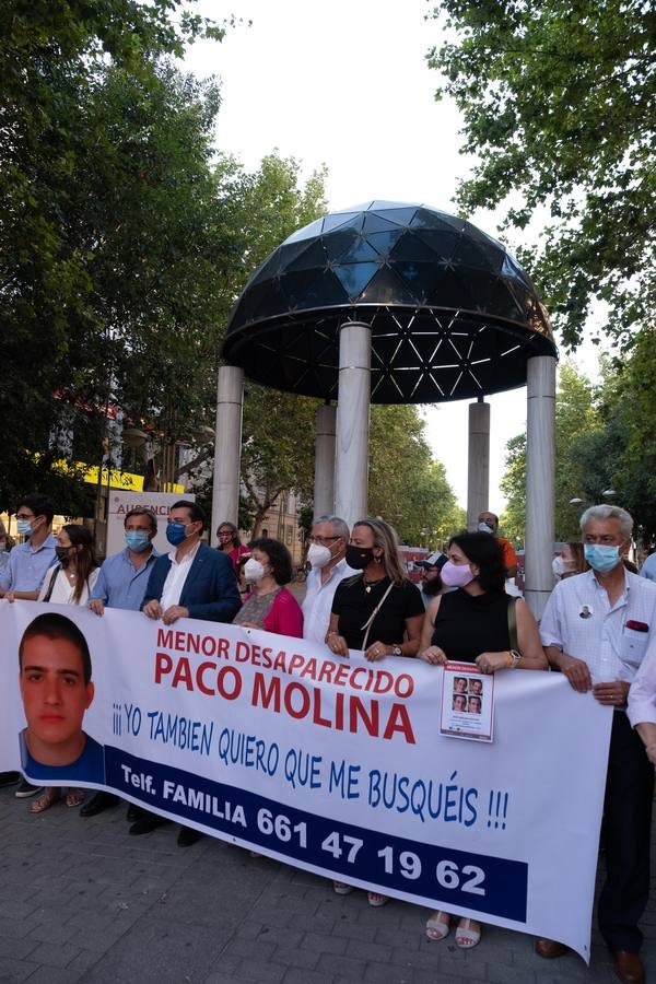 En imágenes, el acto de apoyo en Córdoba a la familia de Paco Molina