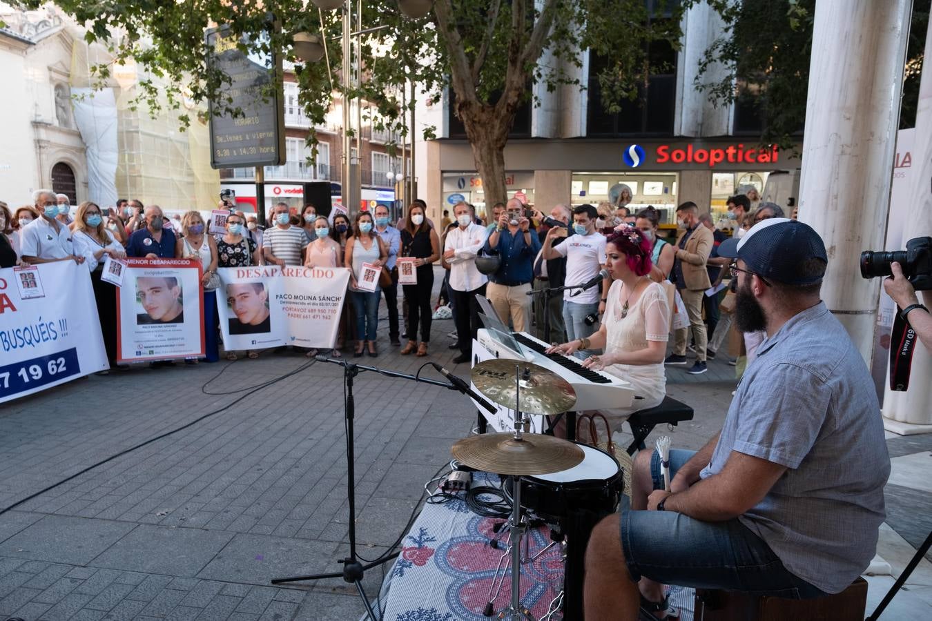 En imágenes, el acto de apoyo en Córdoba a la familia de Paco Molina