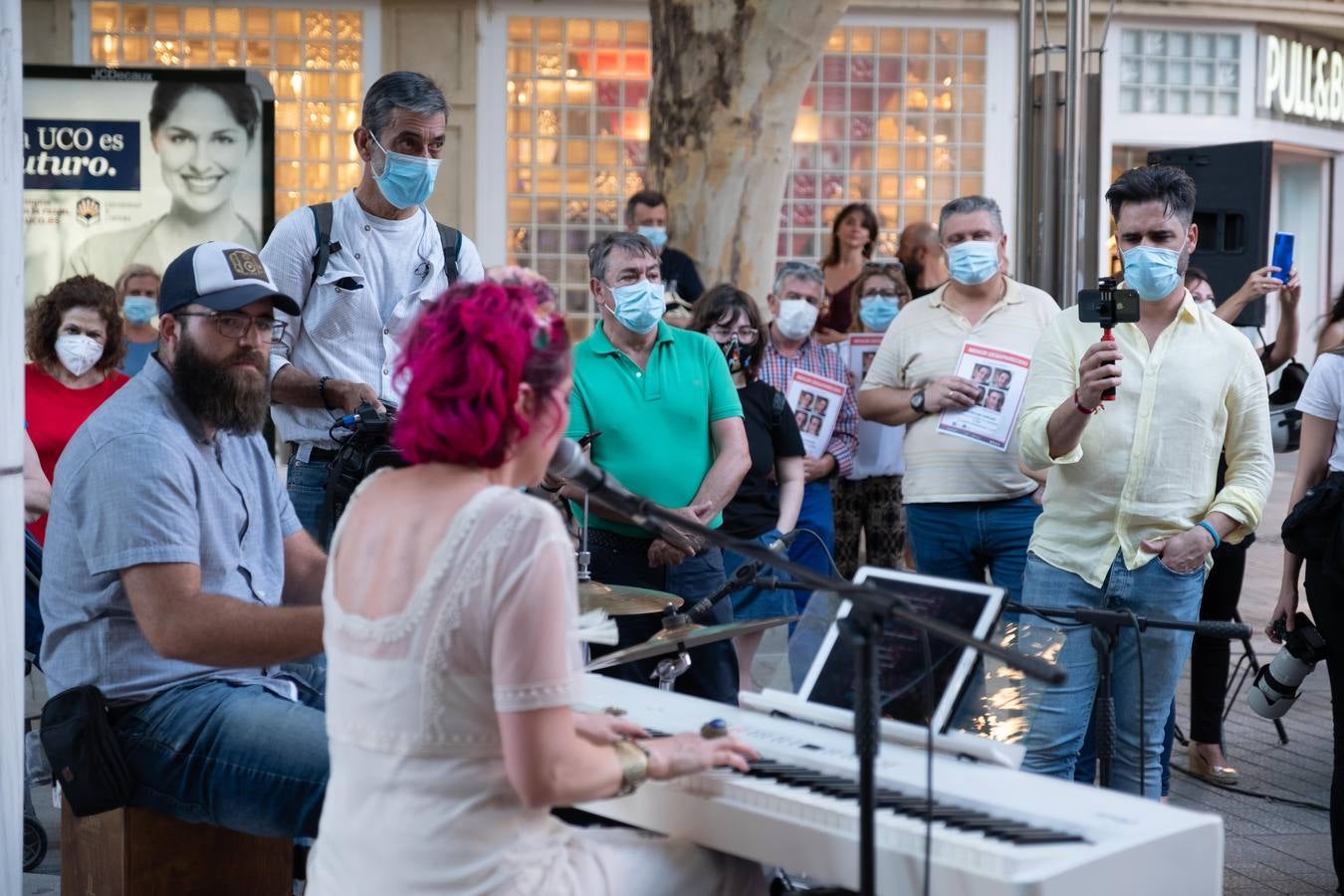 En imágenes, el acto de apoyo en Córdoba a la familia de Paco Molina