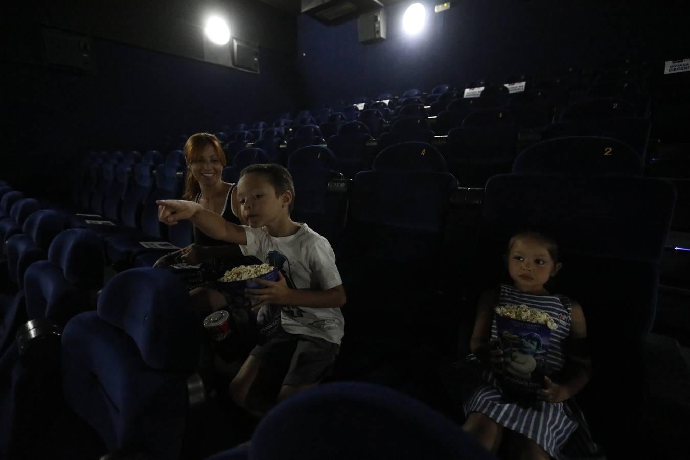 La reapertura de los cines Guadalquivir de Córdoba, en imágenes