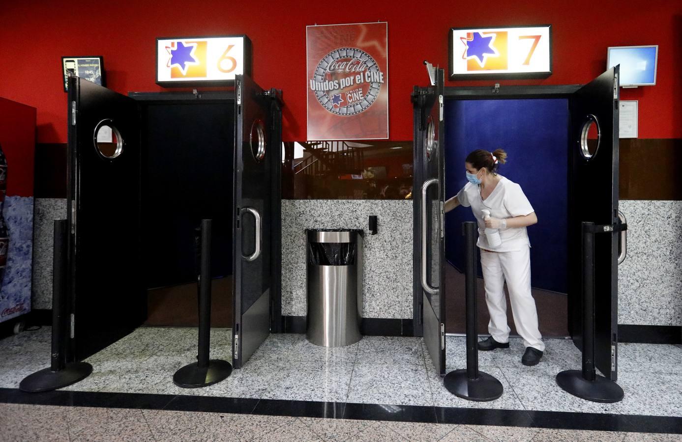 La reapertura de los cines Guadalquivir de Córdoba, en imágenes