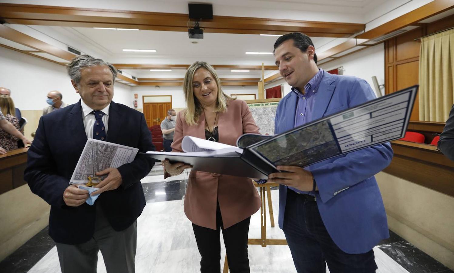 La visita de la consejera de Fomento al Ayuntamiento de Córdoba, en imágenes