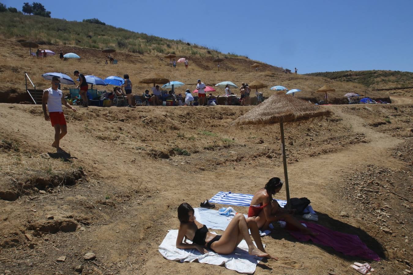 Los primeros chapuzones en las playas de interior de Córdoba