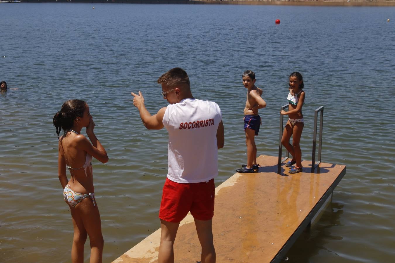 Los primeros chapuzones en las playas de interior de Córdoba