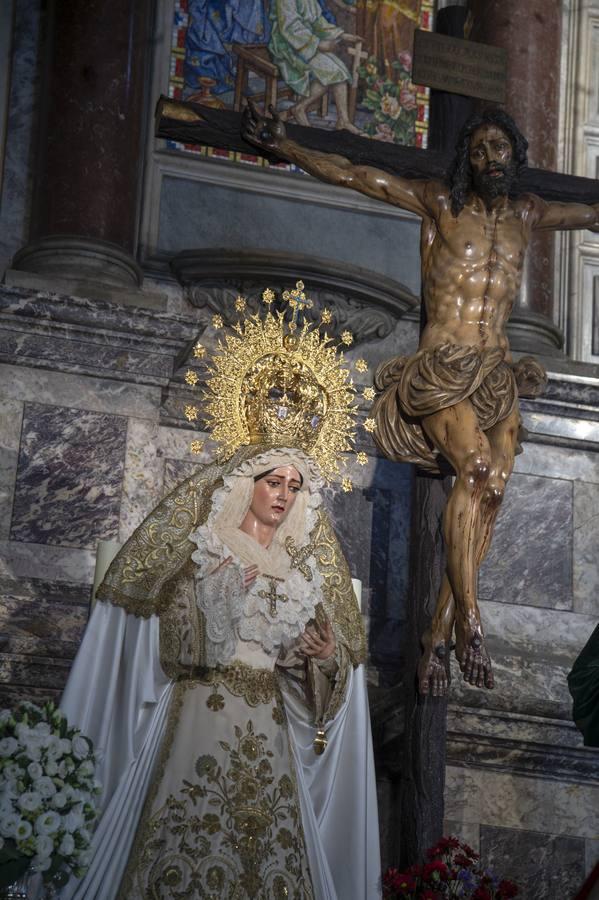 Los titulares de la Sed, en el altar mayor de la parroquia de la Concepción