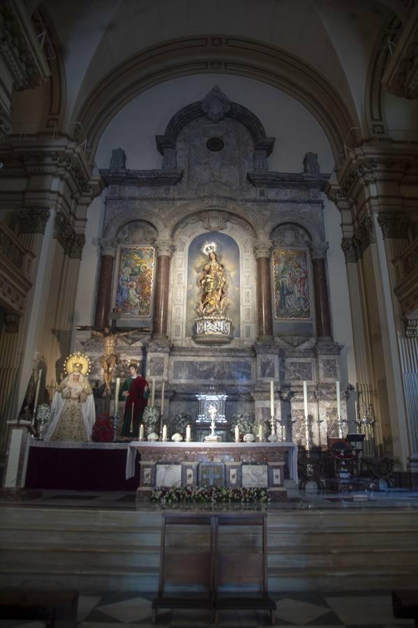 Los titulares de la Sed, en el altar mayor de la parroquia de la Concepción