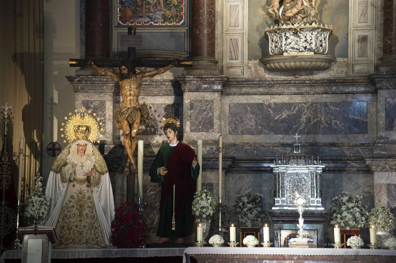 Los titulares de la Sed, en el altar mayor de la parroquia de la Concepción