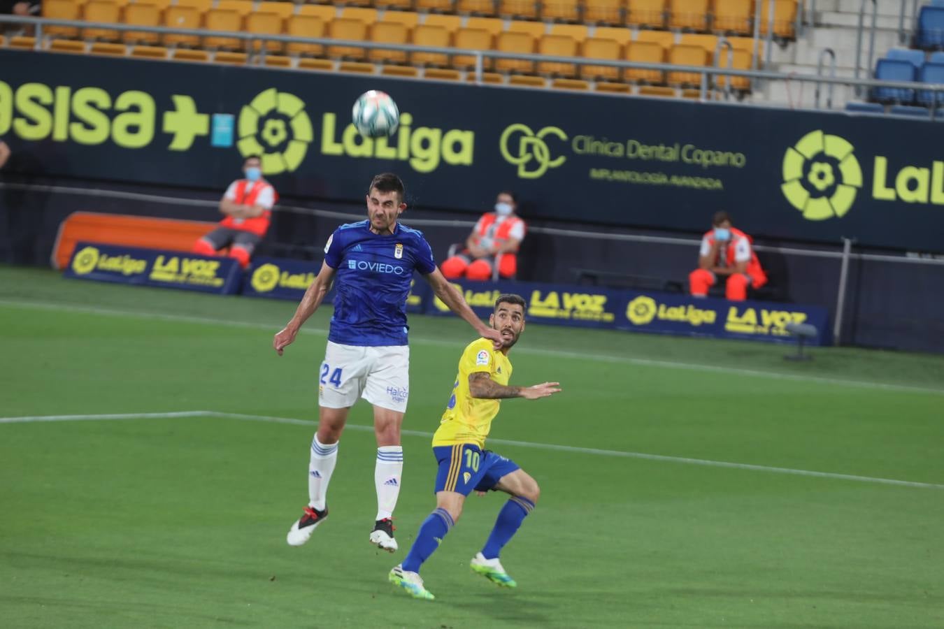 Partido Cádiz-Oviedo (2-0)