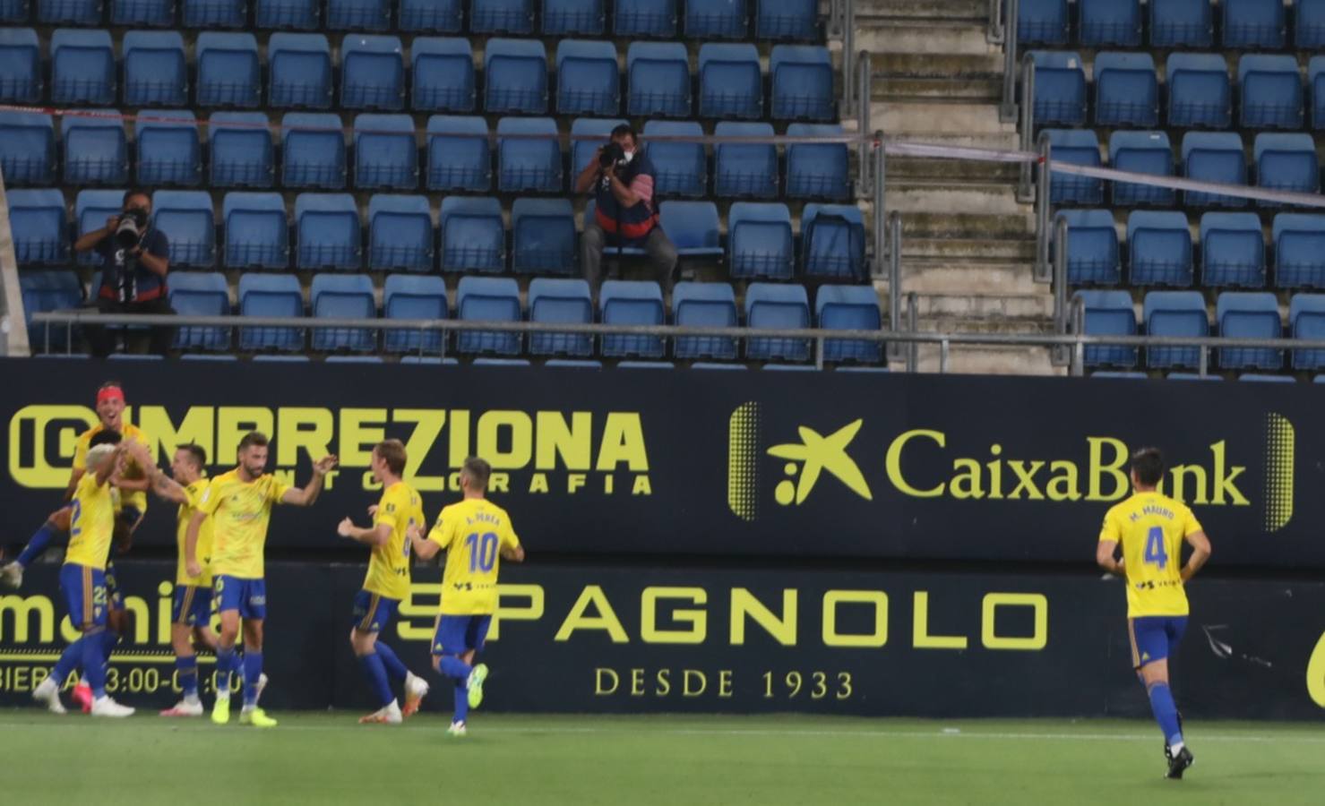 Partido Cádiz-Oviedo (2-0)