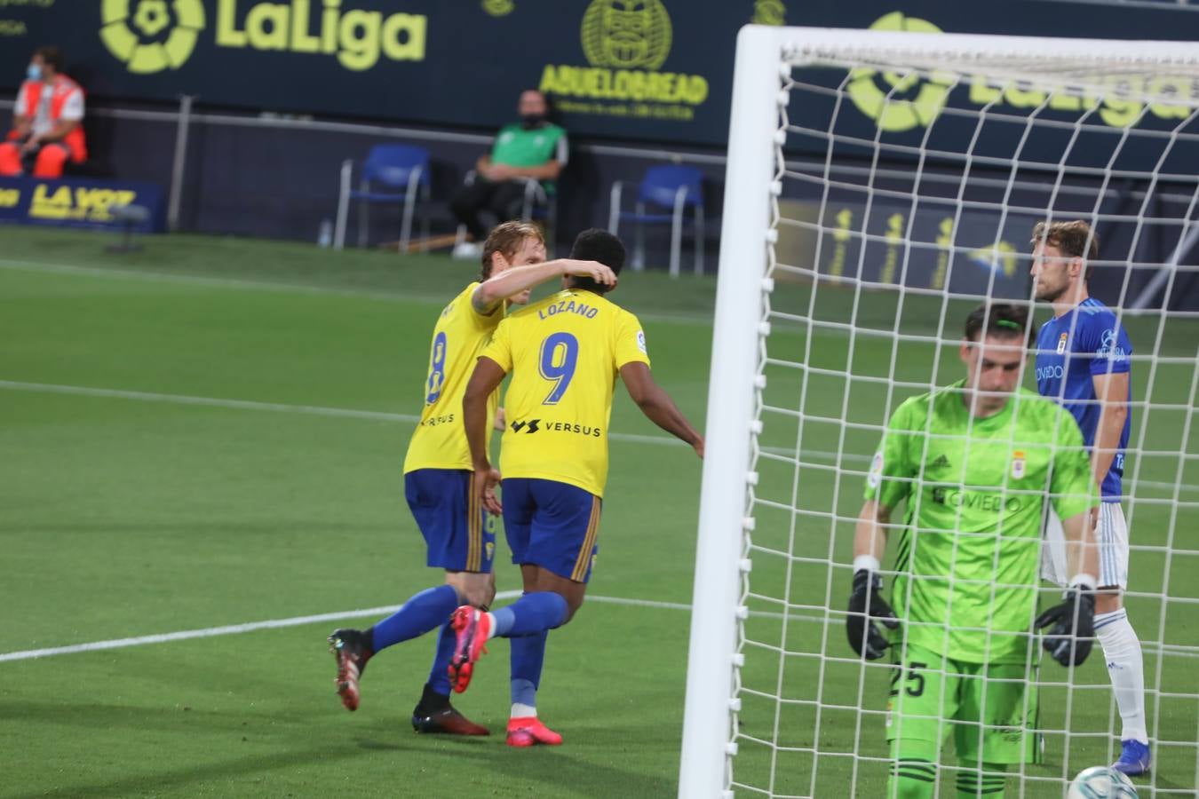 Partido Cádiz-Oviedo (2-0)