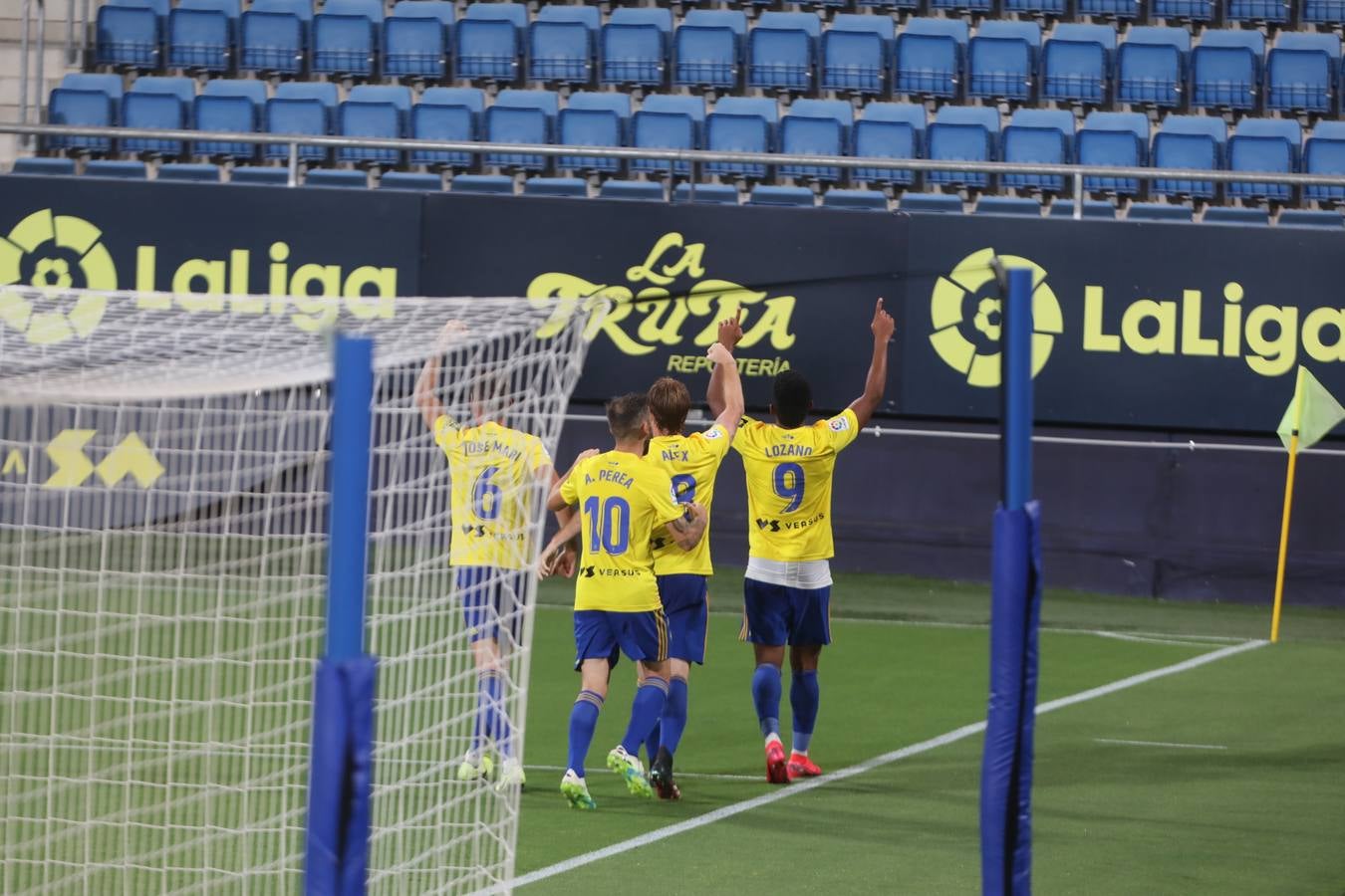 Partido Cádiz-Oviedo (2-0)