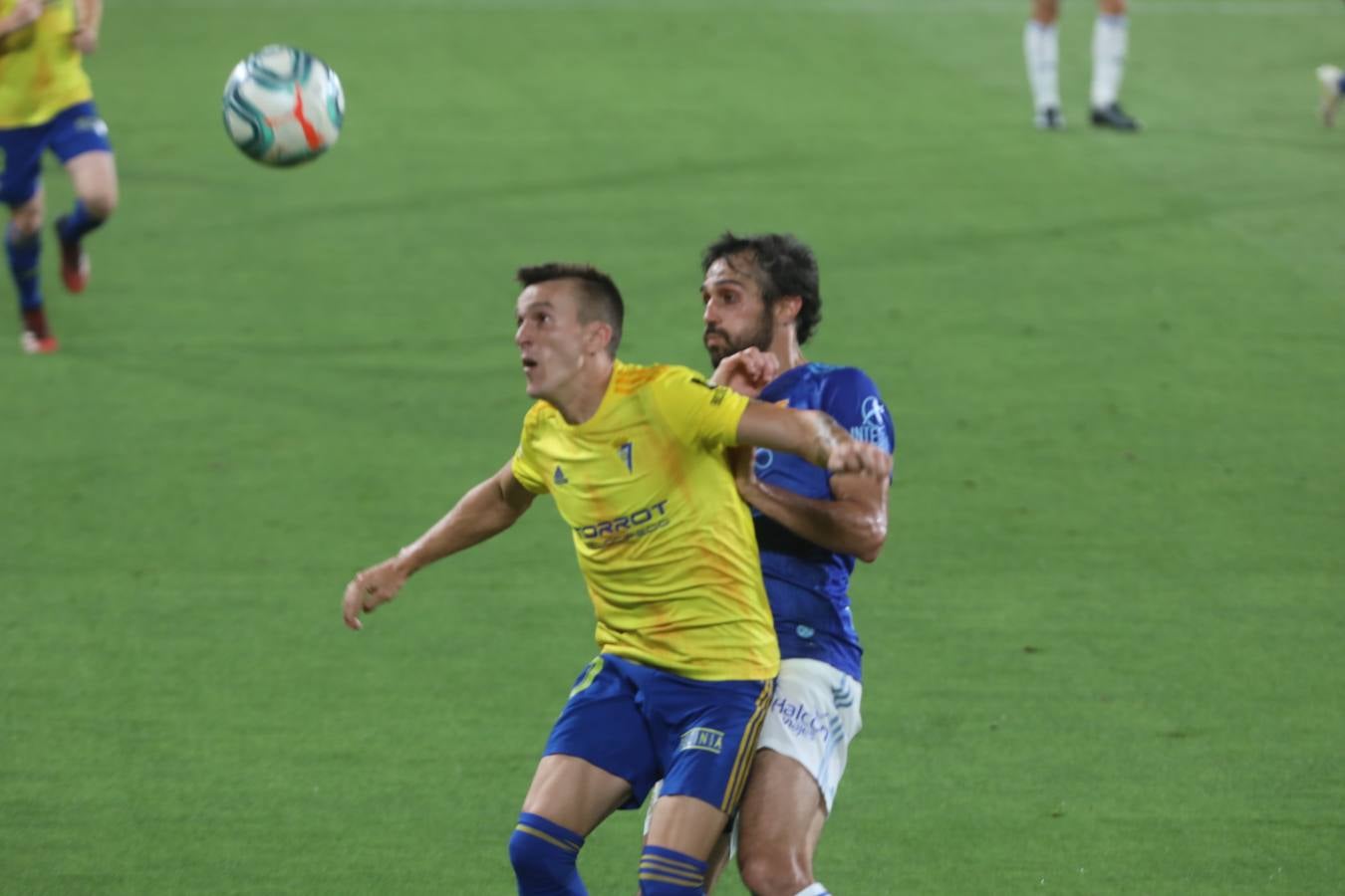 Partido Cádiz-Oviedo (2-0)