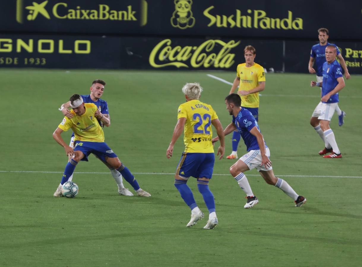 Partido Cádiz-Oviedo (2-0)