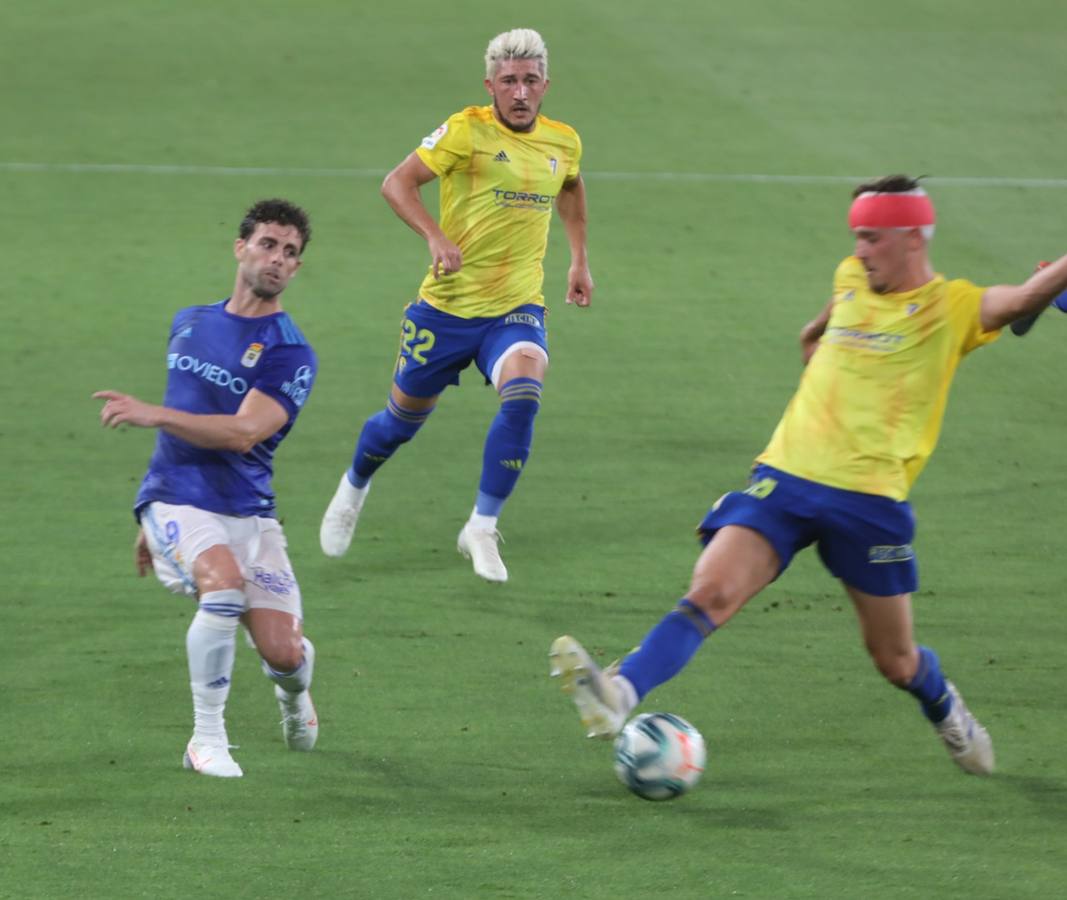 Partido Cádiz-Oviedo (2-0)