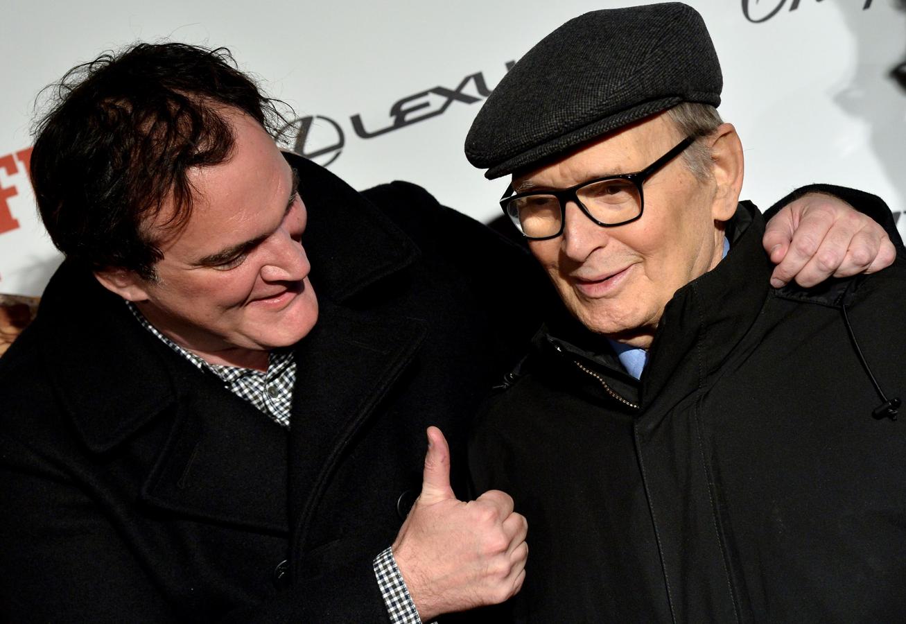 Con los modernos y los clásicos. Sobre estas líneas, con Tarantino, al que puso banda sonora a su película «Los ocho más odiados» que le valió un Óscar en 2016 a la mejor banda sonora