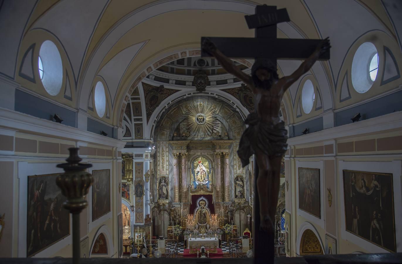 Altar de novena del Carmen del Santo Ángel